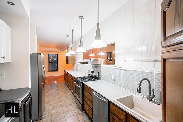 Rented by Highline Residential | media 23