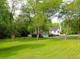 25945 W Sunset Ln, Barrington, IL 60010