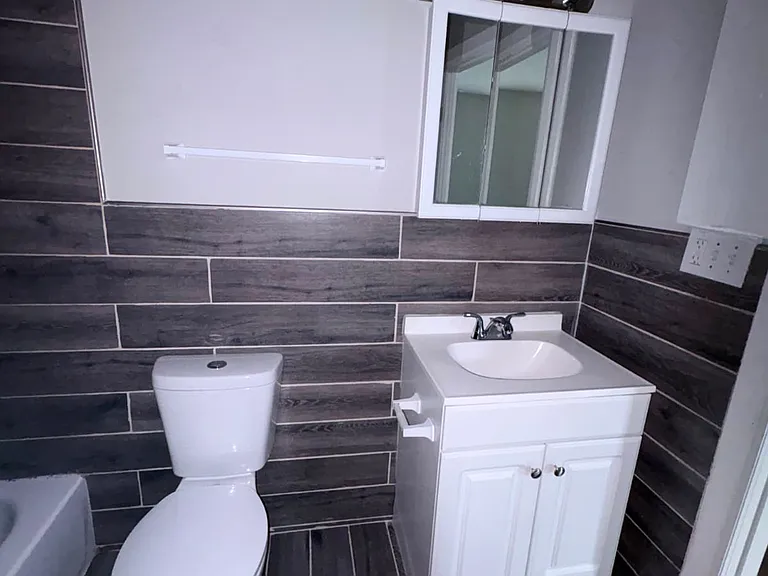 151 Howard Ave #22L — Photo 12