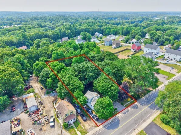 3 Lawton St, Taunton, MA 02780