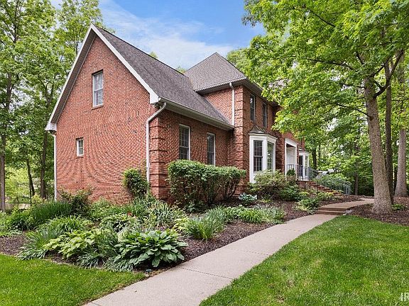 4th image of 3 Tall Oak Ln