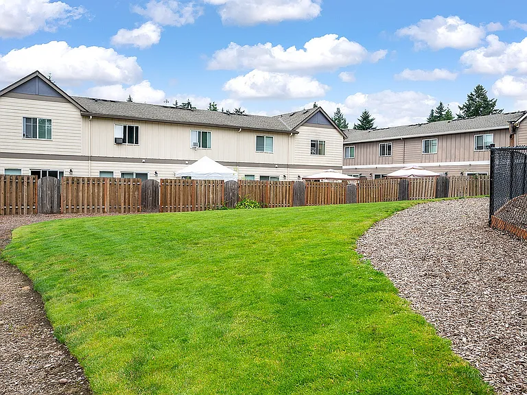 Fairview Court Townhomes — Photo 17