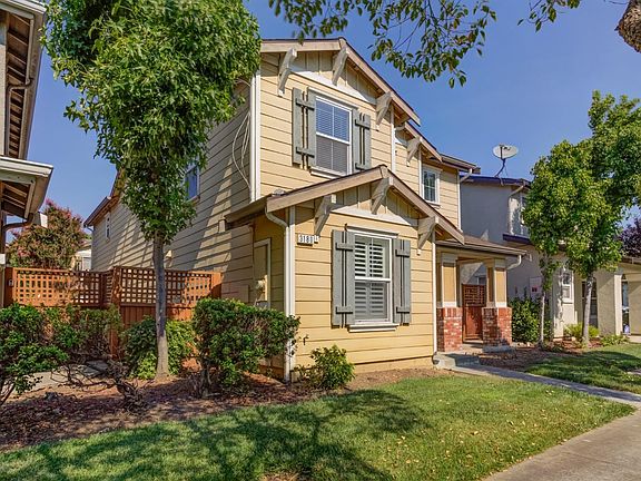 2nd image of 3180 Puffin Circle
