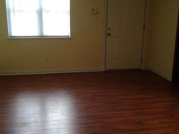 2nd image of 1716 Elm Dr