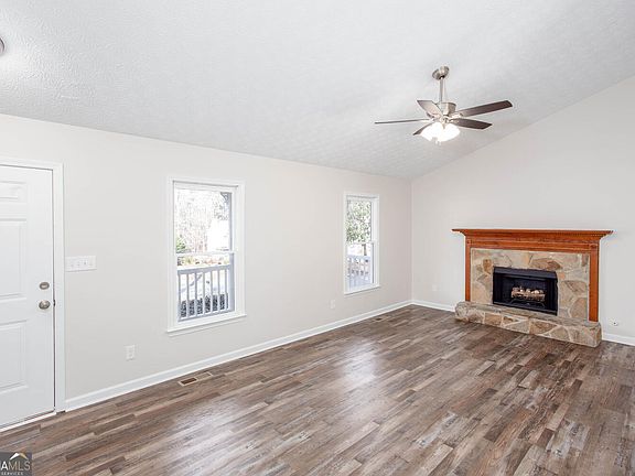 4th image of 290 Mill Pointe Trl