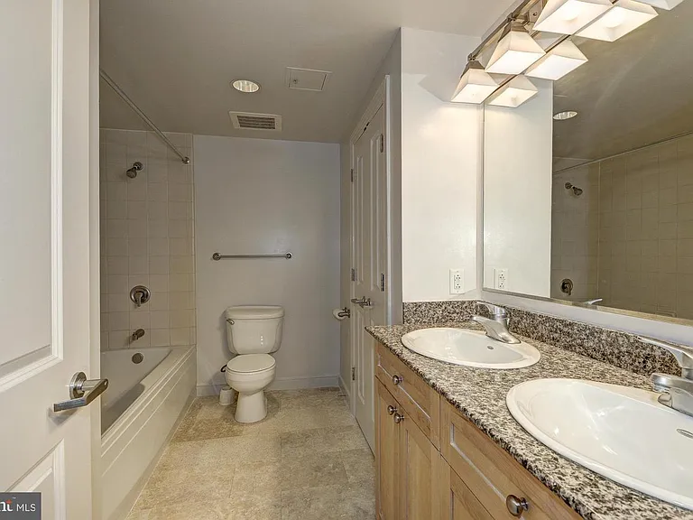 777 7th St NW #1132 — Photo 20