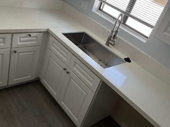 3rd image of 505 N Wilson Ave APT 2