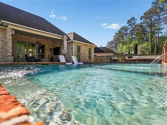 4th image of 1553 Rue De Fontaine