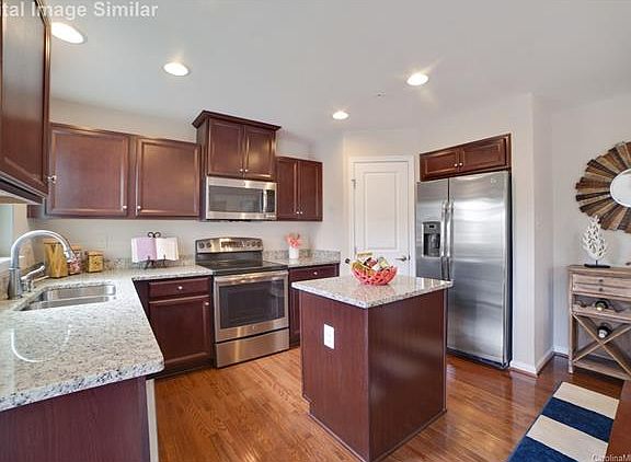 3rd image of 823 Longford Dr #44