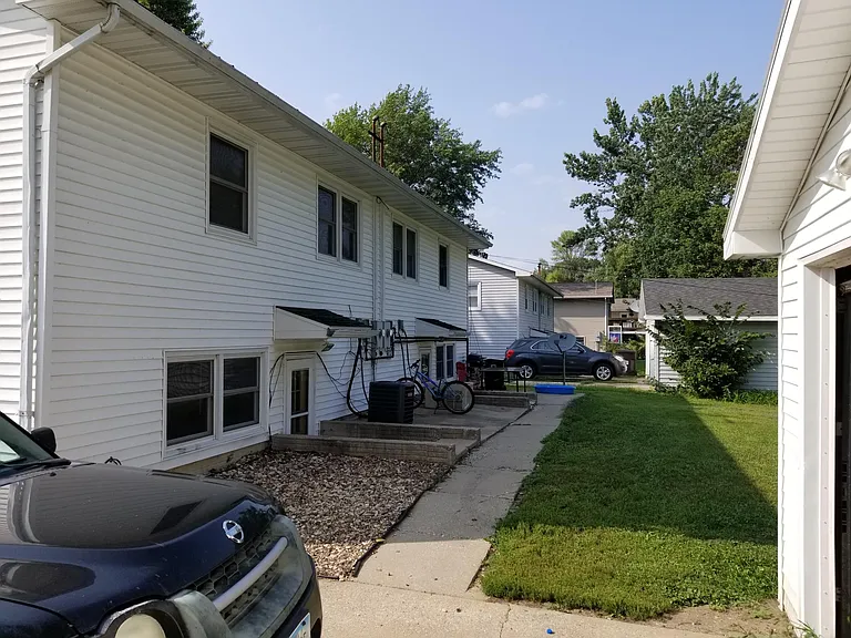 1502 Delta Dr — Photo 2