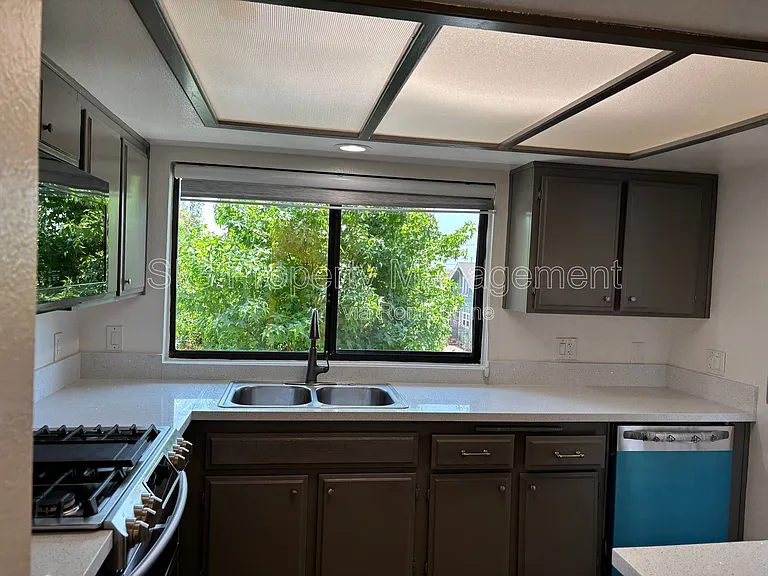 627 Orange Grove Ave #1 — Photo 7