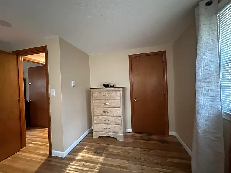 4 Lorraine Ave — Photo 17