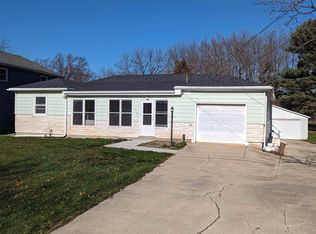 2080 Lancaster Heights Rd, Freeport, IL 61032