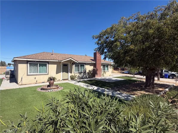 15166 Dos Palmas Rd, Victorville, CA 92392