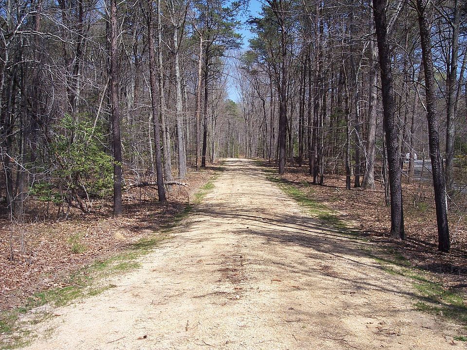private road to property