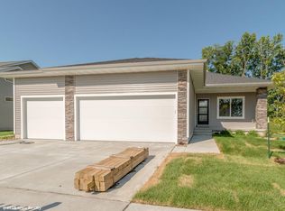 6404 NE 8th Ct, Des Moines, IA 50313