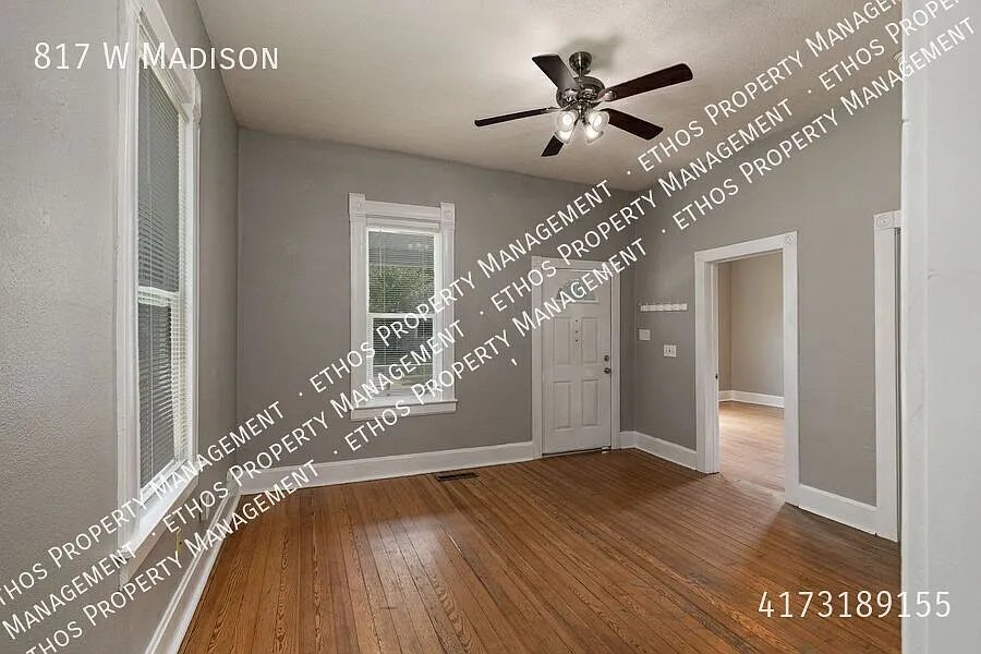 Available now! 2 bed/ 1 bath home near Missouri State! — Photo 3