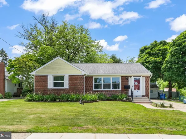 102 Washington Ave, Edgewater Park, NJ 08010