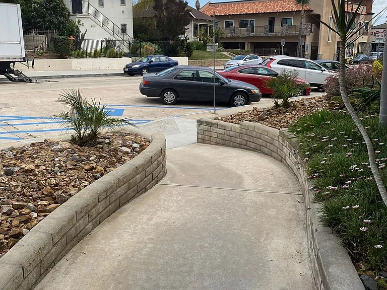 Hillcrest Palms Apartments — Photo 15