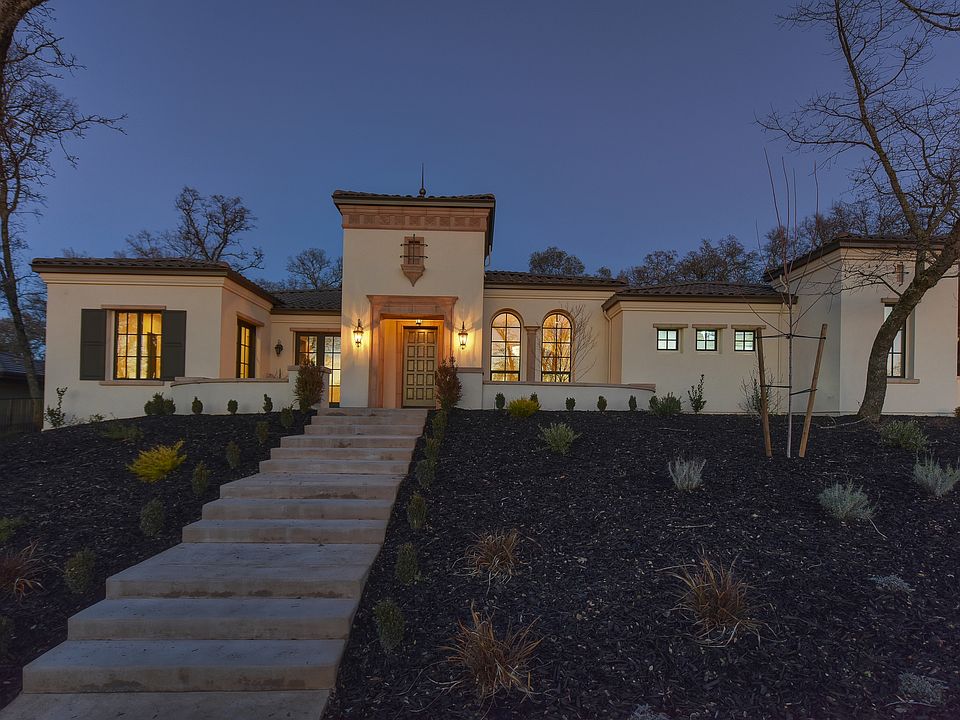 1st image of 377 Crivelli Ct