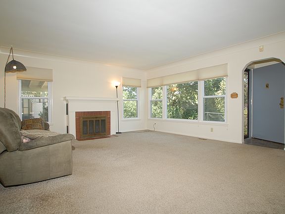 4th image of 7952 Glenties Ln