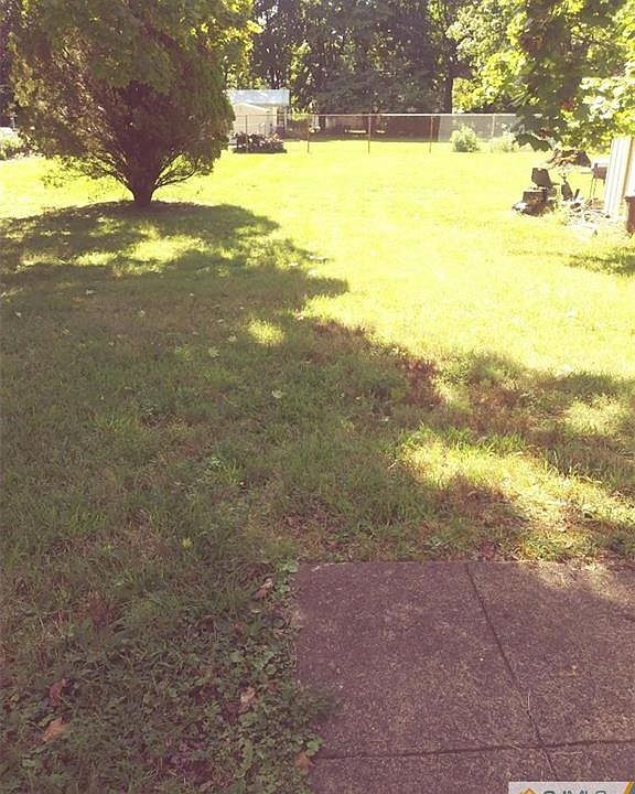 2nd image of 1536 Route 27
