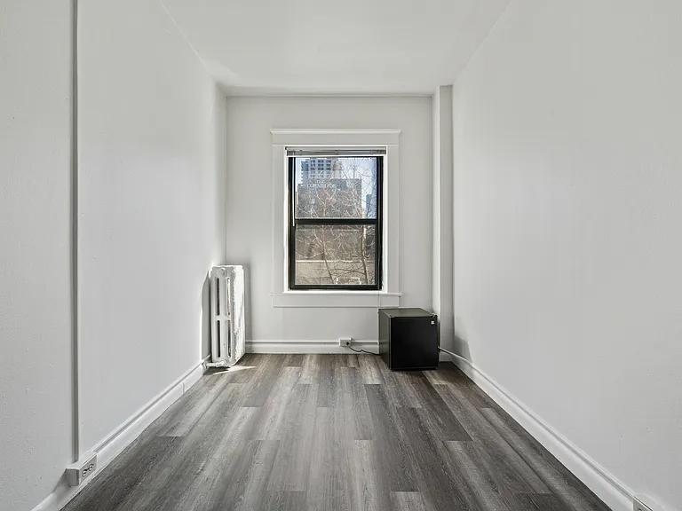 304 Bell St #33B — Photo 2