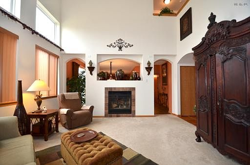 2nd image of 25127 Scott Dr