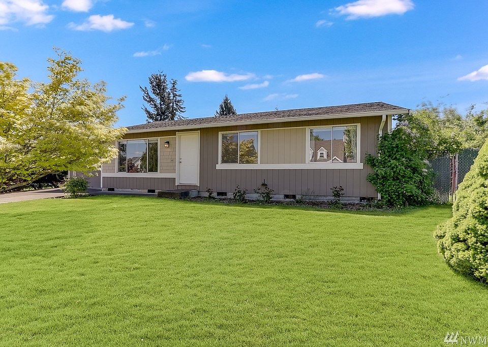 Welcome home to this charming 3 bedroom rambler!