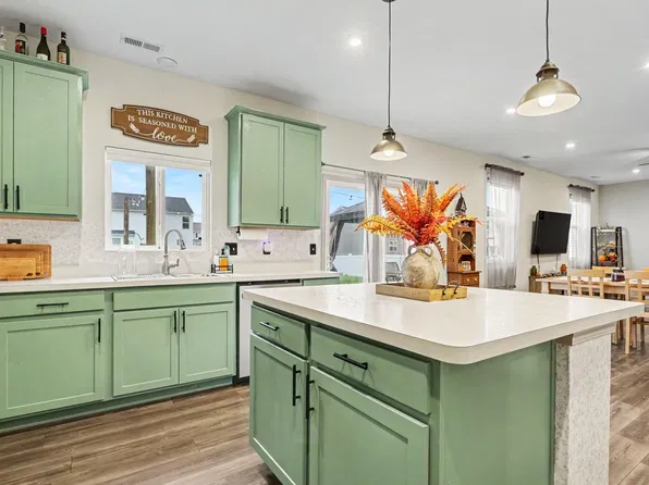 242 Dowler Dr, South Bloomfield, OH 43103