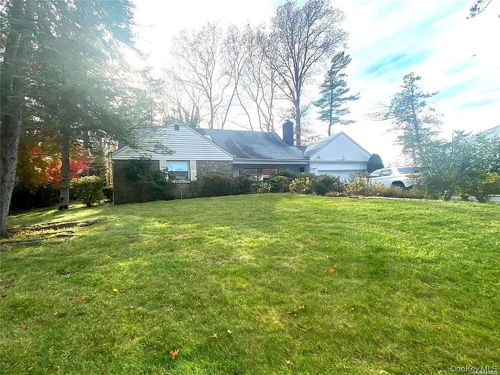 5 bed, 3.5 bath, 3205 sqft, $9,980 — Photo 2