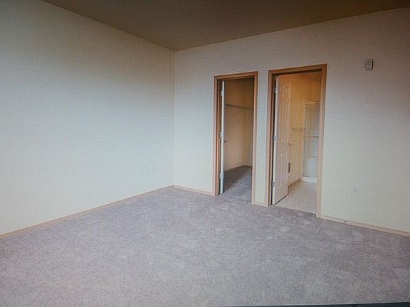 5th image of 18527 101st Avenue Ct E