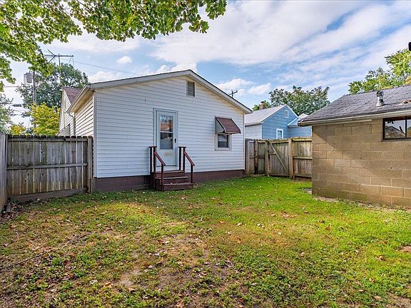 4th image of 821 Letcher St