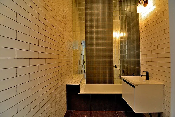 Rented by Lodger Corp | media 7