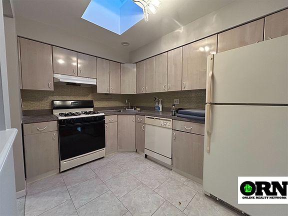 3rd image of 2355 E 13th St APT 3