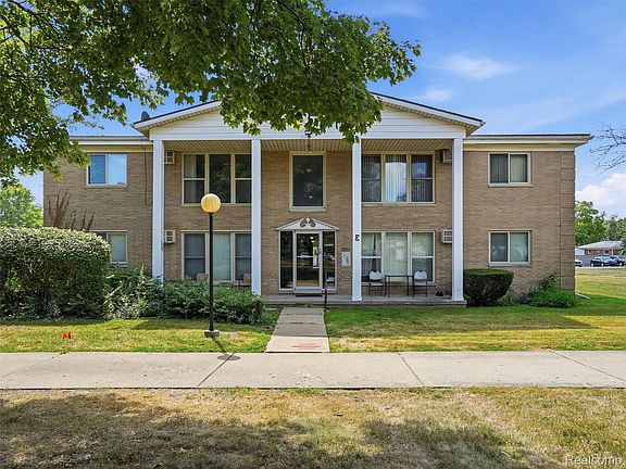3rd image of 26345 W 7 Mile Rd APT 229