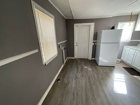 3rd image of 451 Dunlap Ave