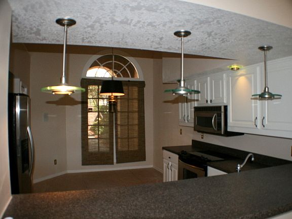 3rd image of 7800 Deerwood Pt