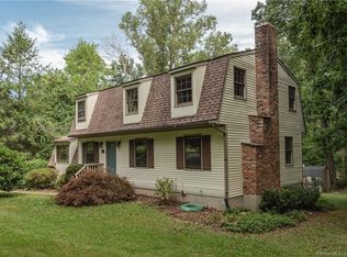 51 Osborne Hill Rd, Sandy Hook, CT 06482