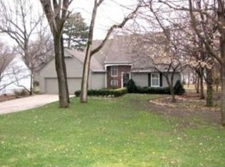 5717 W 69th St, Overland Park, KS 66204