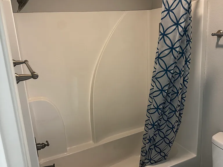 180 Lakeland Dr #401 — Photo 6