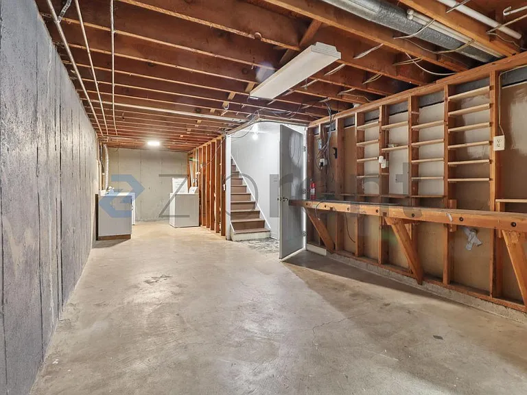 633 E Stuart St — Photo 22