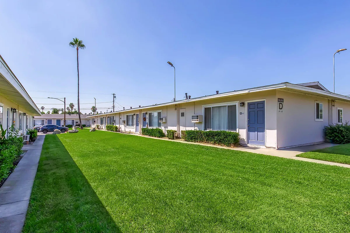 Building Photo - Las Brisas