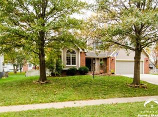 1029 Wildwood Dr, Lawrence, KS 66049