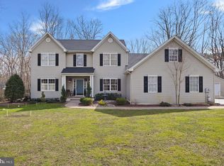 12 Oak Leaf Dr, New Egypt, NJ 08533