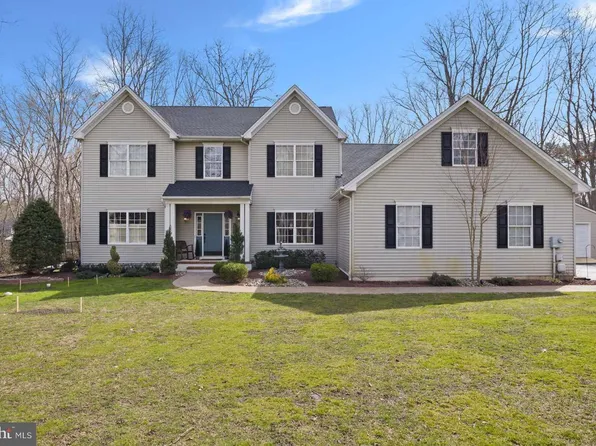 12 Oak Leaf Dr, New Egypt, NJ 08533