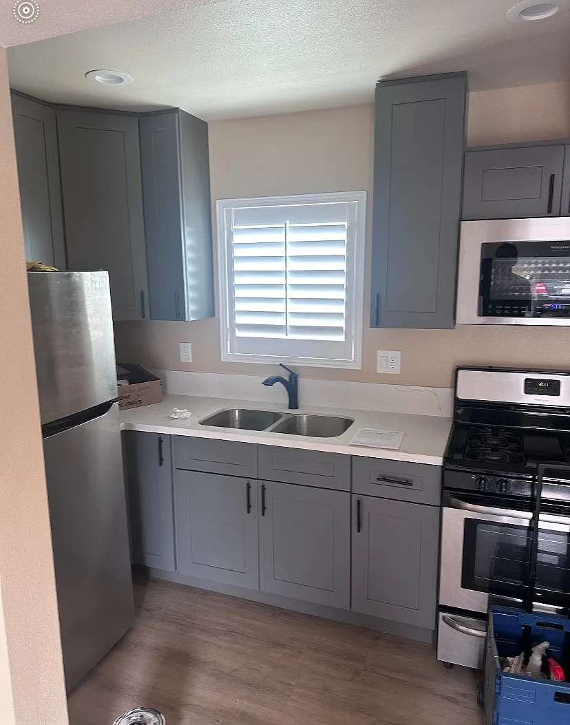 1702 S Mayflower Ave — Photo 3