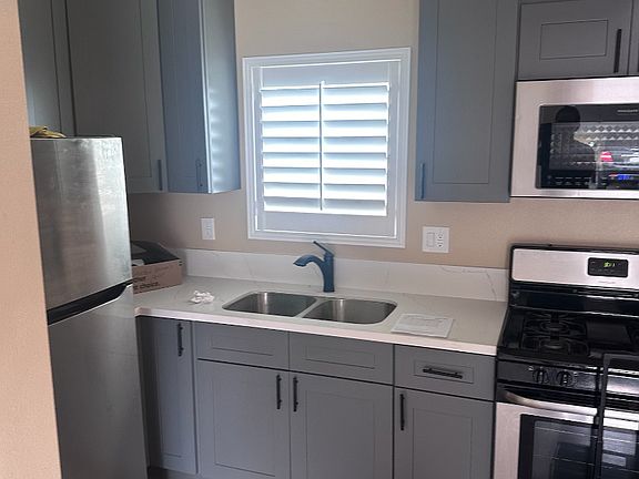 3rd image of 1702 S Mayflower Ave #U