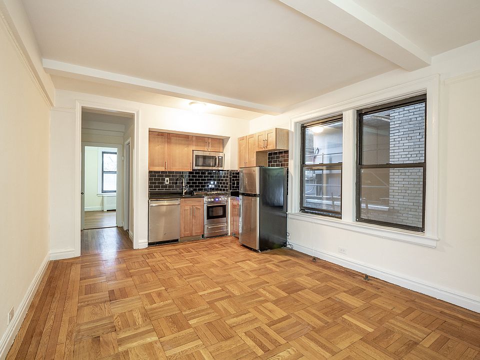 1st image of 305 Lexington Ave APT 2C
