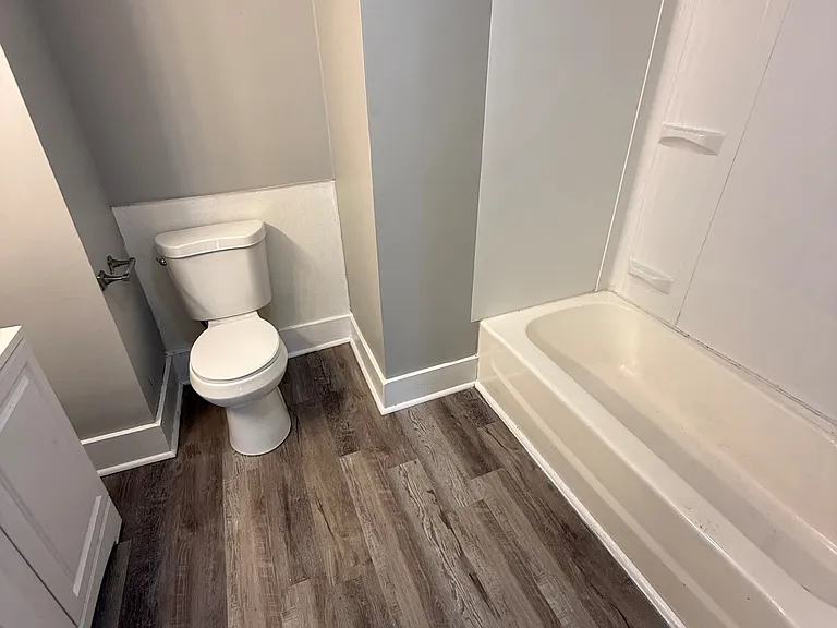 207 Pine St #2 — Photo 28